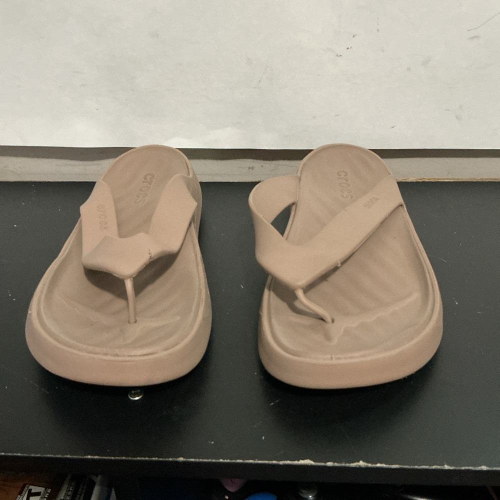 Crocs Getaway Triangle Flip Flops Brown Sandals Womens Size 8 209583